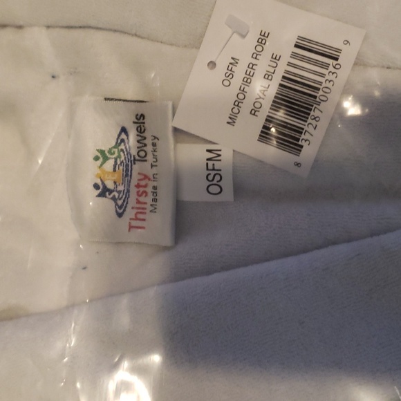 Men's Robe - Picture 2 of 13